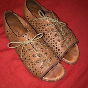 Gentle Souls - lace ups